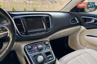Седан Chrysler 200 2016 в 