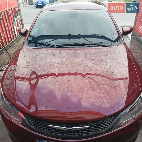 Седан Chrysler 200 2015 в 