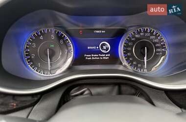 Седан Chrysler 200 2014 в 