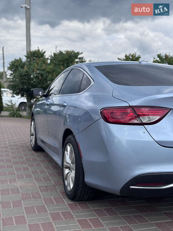 Седан Chrysler 200 2015 в Переяславе