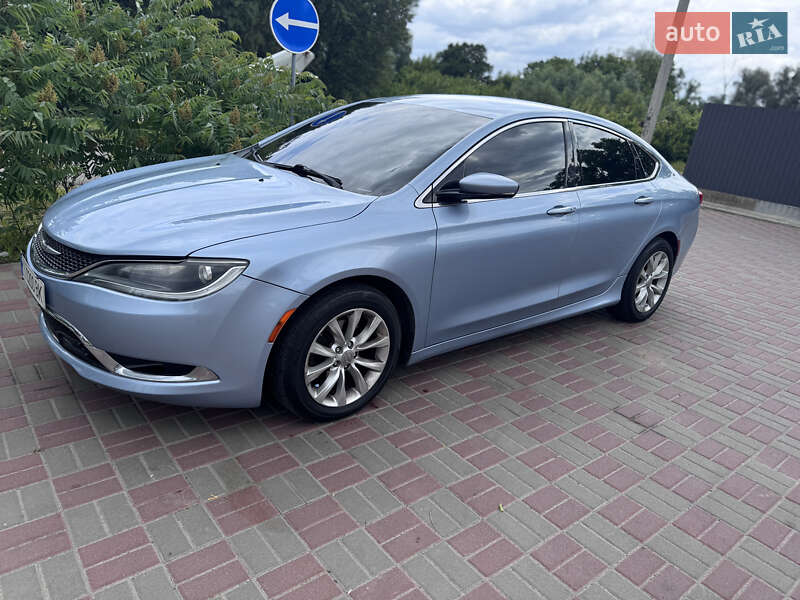 Седан Chrysler 200 2015 в Переяславе