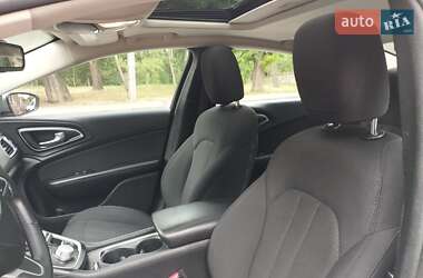 Седан Chrysler 200 2015 в 