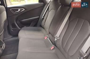 Седан Chrysler 200 2015 в 