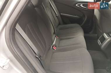 Седан Chrysler 200 2015 в 