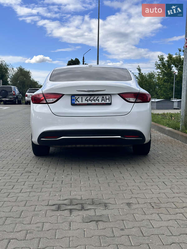 Седан Chrysler 200 2015 в Киеве