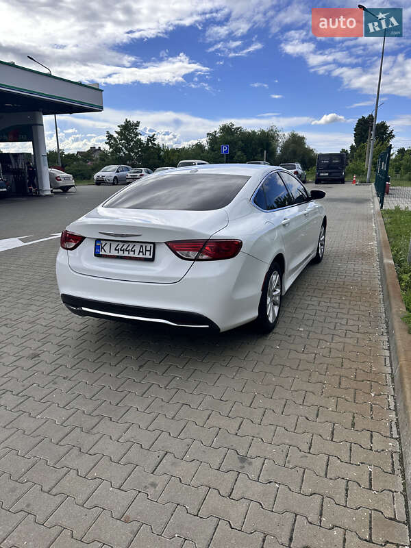 Седан Chrysler 200 2015 в Киеве