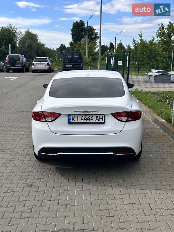 Седан Chrysler 200 2015 в Киеве