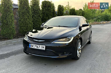 Седан Chrysler 200 2015 в Рівному