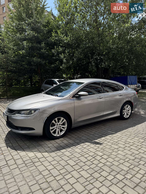 Седан Chrysler 200 2015 в 