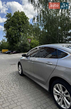 Седан Chrysler 200 2015 в 