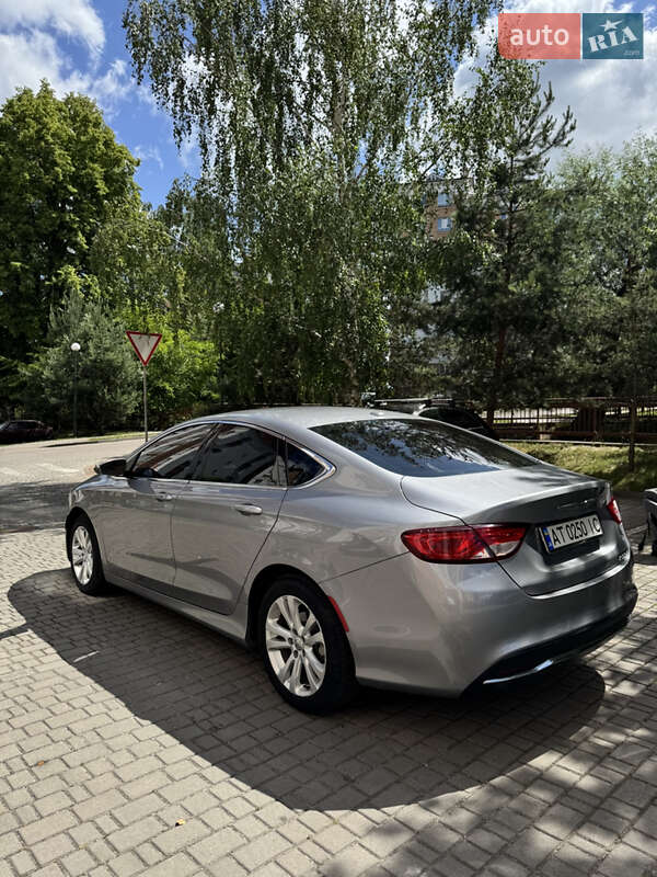 Седан Chrysler 200 2015 в Ивано-Франковске