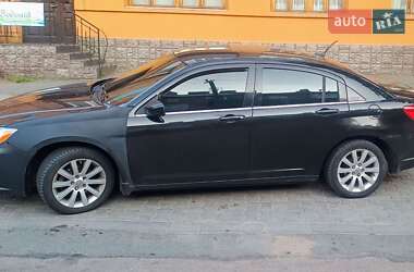 Седан Chrysler 200 2012 в 