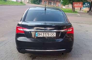 Седан Chrysler 200 2012 в 