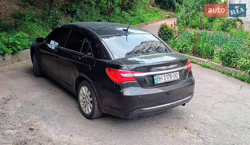 Седан Chrysler 200 2012 в 