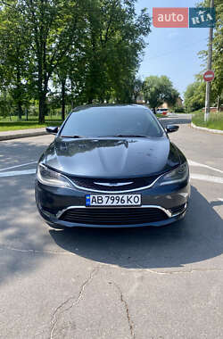 Седан Chrysler 200 2016 в 