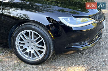 Седан Chrysler 200 2015 в 