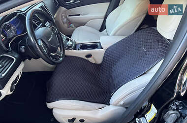 Седан Chrysler 200 2015 в 