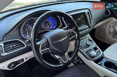 Седан Chrysler 200 2015 в 
