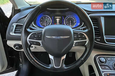 Седан Chrysler 200 2015 в 