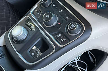 Седан Chrysler 200 2015 в 