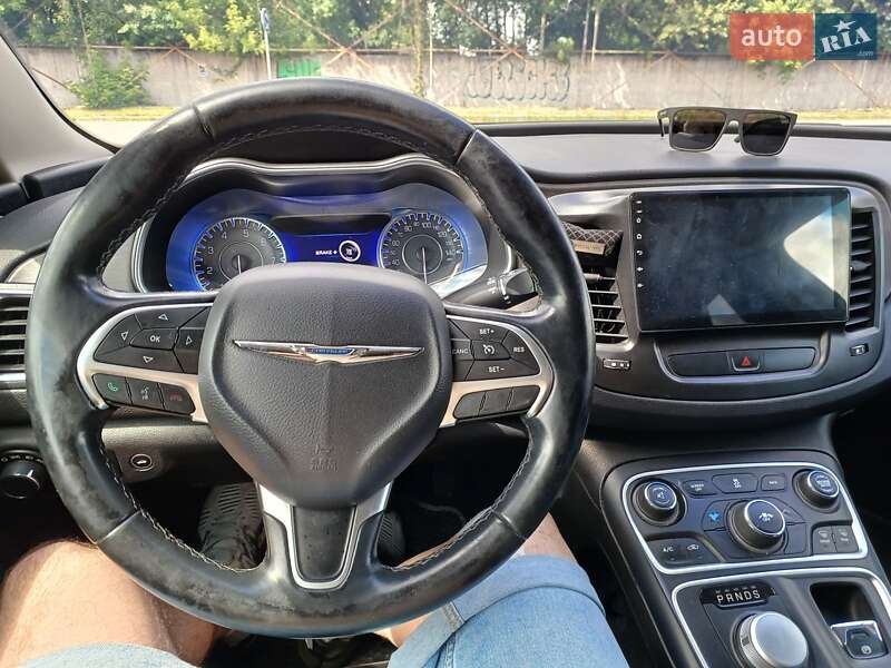 Седан Chrysler 200 2016 в Києві