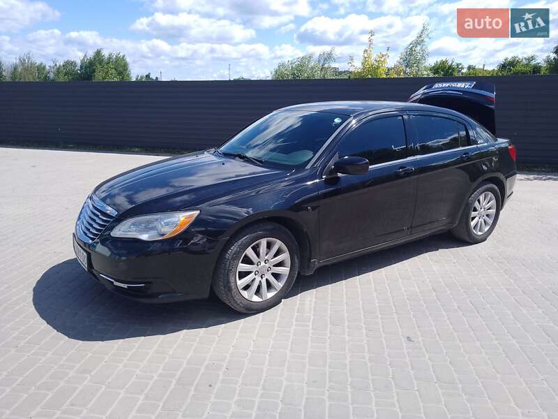 Седан Chrysler 200 2013 в Ирпене
