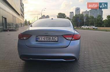Седан Chrysler 200 2015 в 