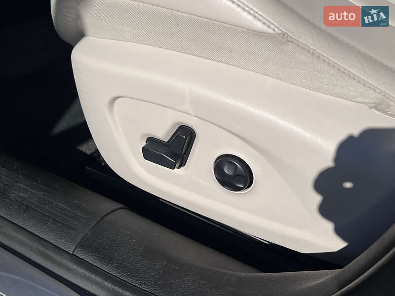 Седан Chrysler 200 2016 в Нововолинську фото 32 Седан Chrysler 200 2016 в Нововолинську