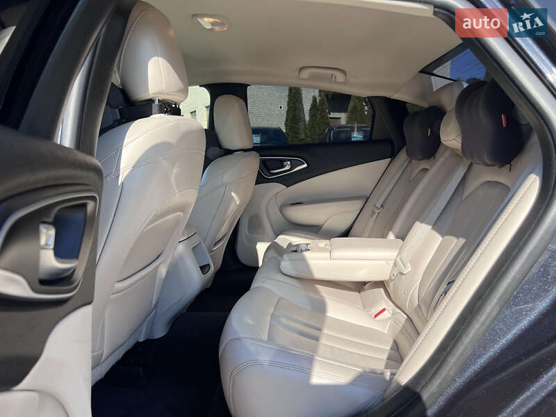 Седан Chrysler 200 2016 в Нововолинську фото 34 Седан Chrysler 200 2016 в Нововолинську