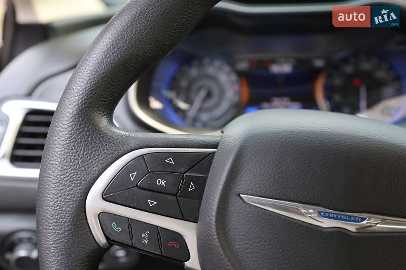 Седан Chrysler 200 2015 в Києві