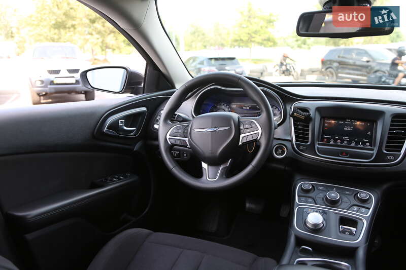 Седан Chrysler 200 2015 в Києві