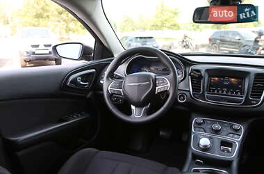 Седан Chrysler 200 2015 в 