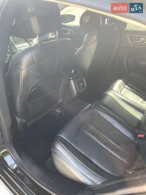 Седан Chrysler 200 2014 в Шепетовке