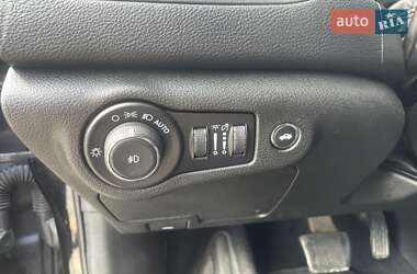 Седан Chrysler 200 2014 в 