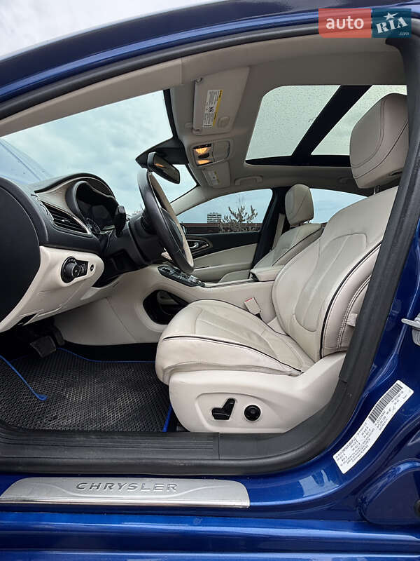 Седан Chrysler 200 2014 в Киеве