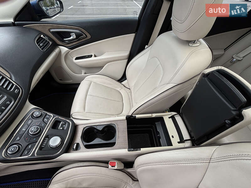 Седан Chrysler 200 2014 в Киеве