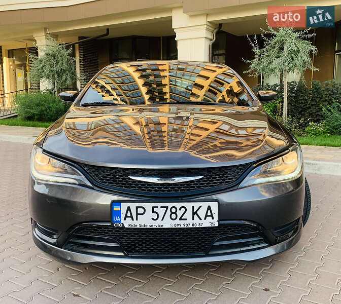 Седан Chrysler 200 2015 в Киеве