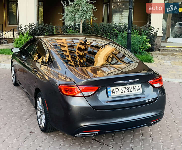 Седан Chrysler 200 2015 в Киеве