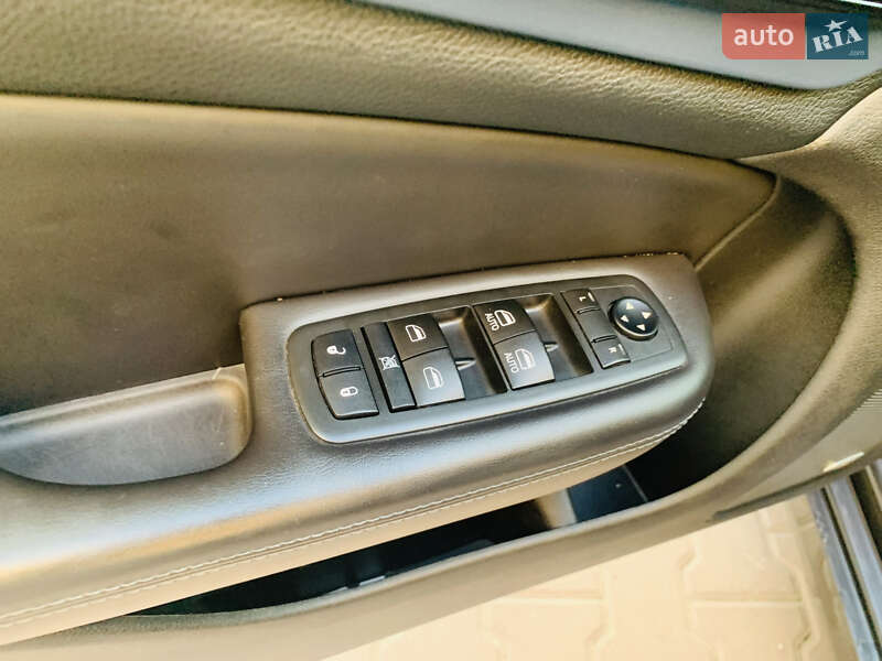 Седан Chrysler 200 2015 в Киеве