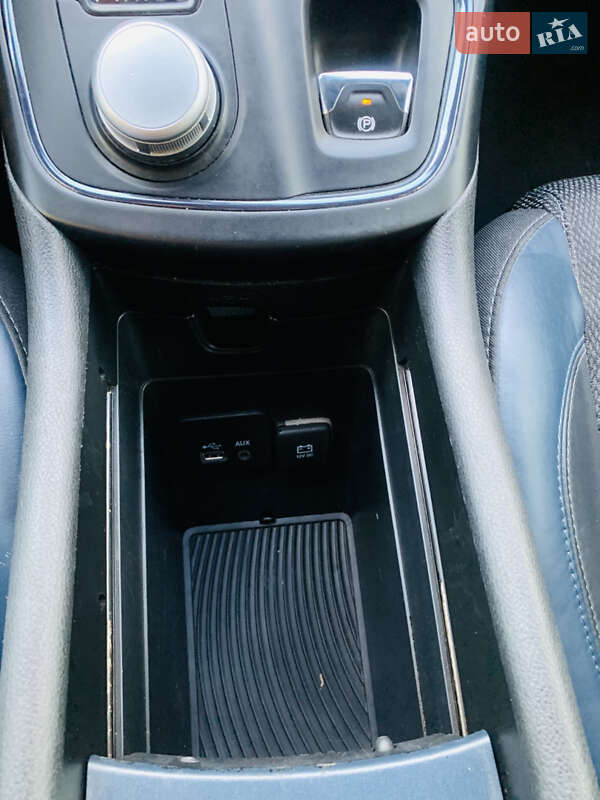 Седан Chrysler 200 2015 в Киеве