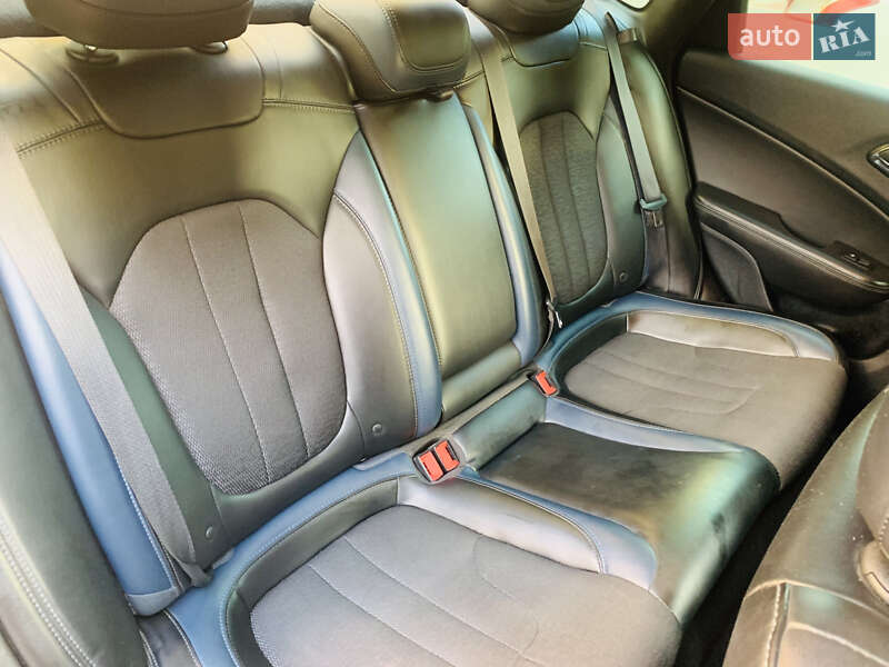 Седан Chrysler 200 2015 в Киеве