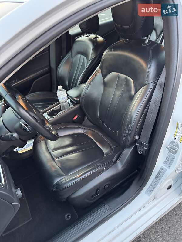 Седан Chrysler 200 2014 в Киеве