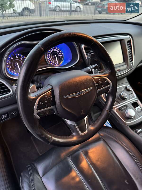 Седан Chrysler 200 2014 в Киеве