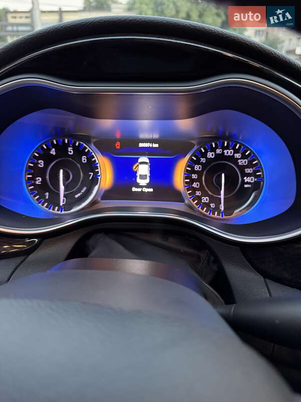 Седан Chrysler 200 2014 в Киеве