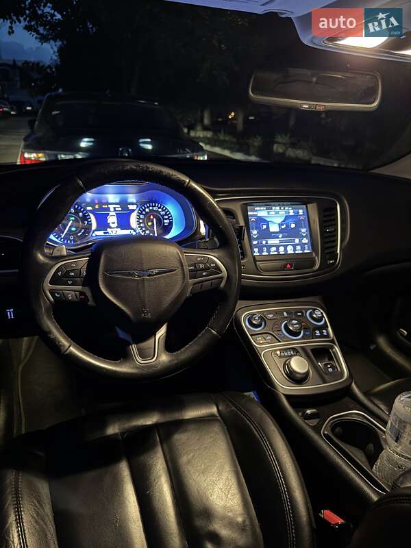 Седан Chrysler 200 2014 в Киеве