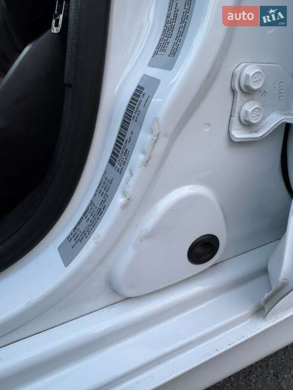 Седан Chrysler 200 2014 в Киеве