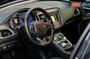 Седан Chrysler 200 2015 в 