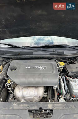 Седан Chrysler 200 2014 в 