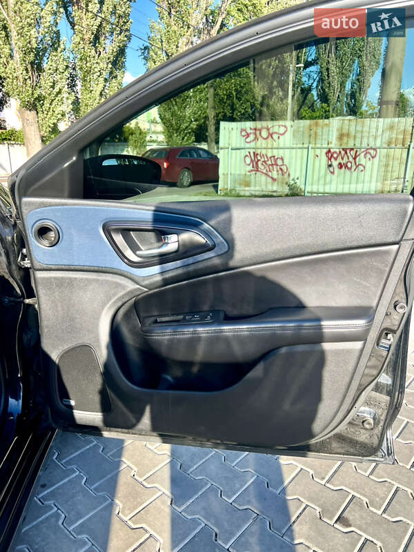 Седан Chrysler 200 2014 в Киеве фото 14 Седан Chrysler 200 2014 в Киеве