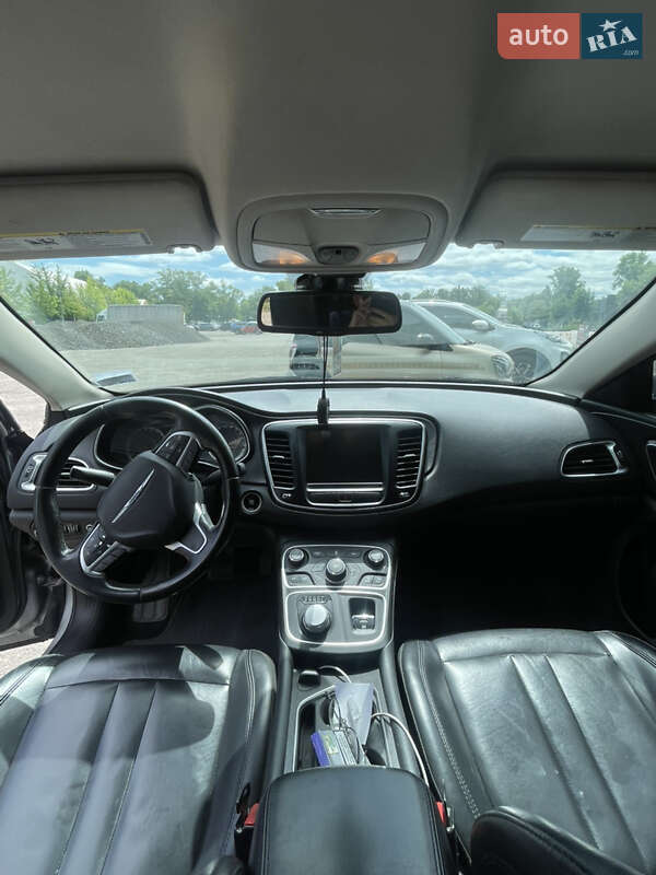 Седан Chrysler 200 2016 в Киеве